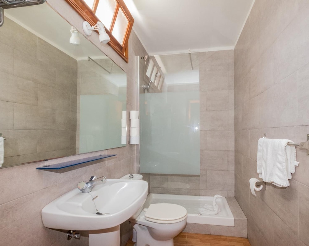 Apartamentos Tinerfe Garden — Hotel rooms in Costa Adeje, Canary Islands