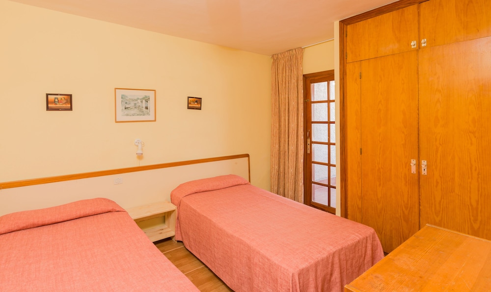 Apartamentos Tinerfe Garden — Hotel rooms in Costa Adeje, Canary Islands