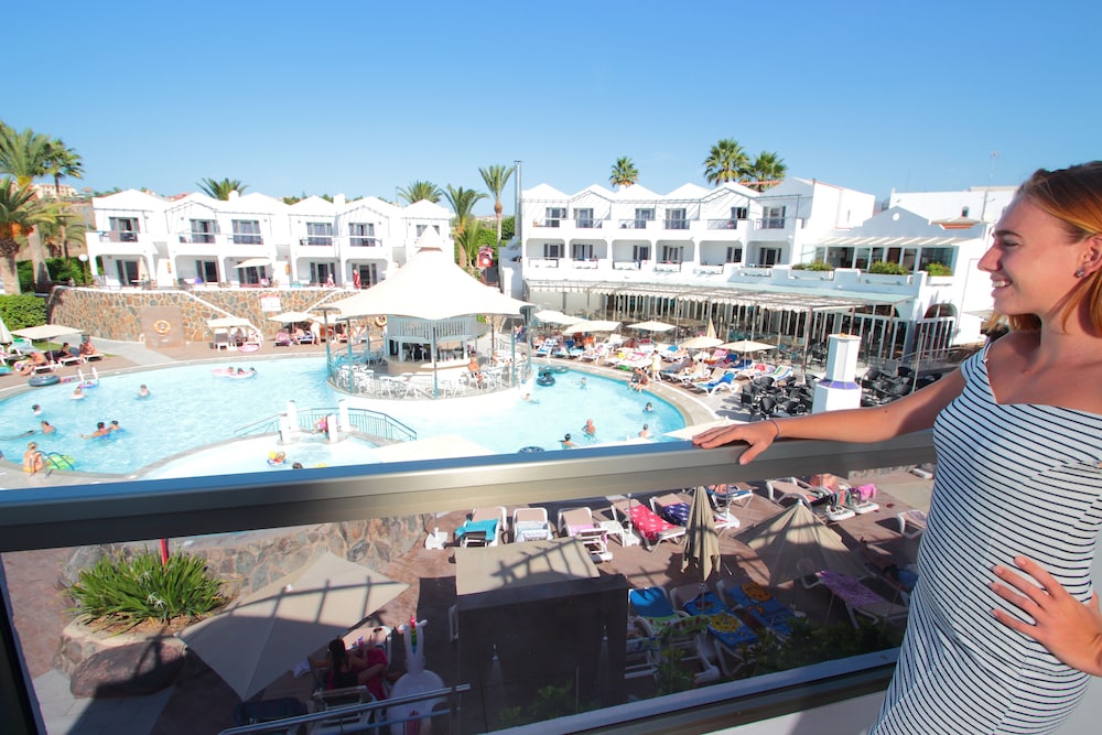 Apartments Turbo Club — Swimming pool in Maspalomas, Canary Islands