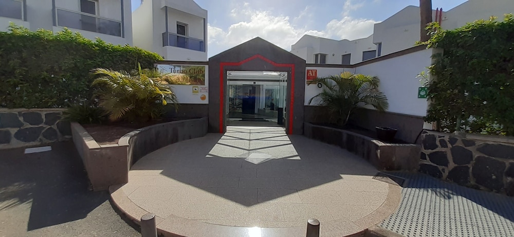 Apartments Turbo Club — Hotel building in Maspalomas, Canary Islands