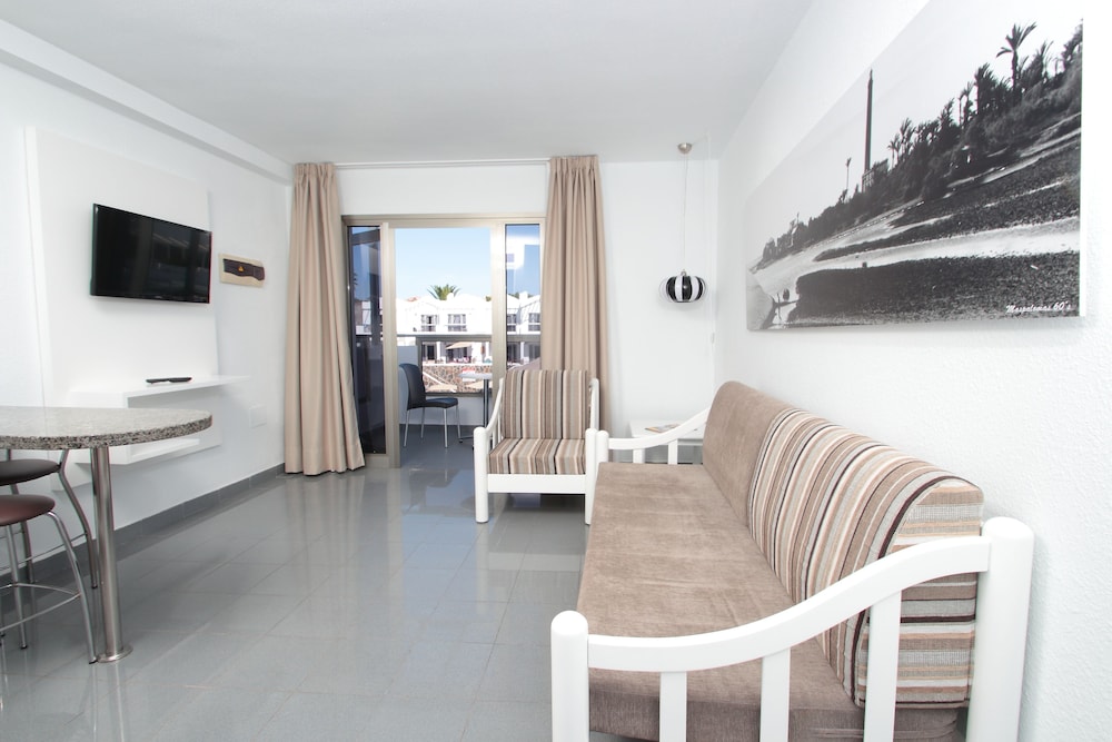 Apartments Turbo Club — Hotel rooms in Maspalomas, Canary Islands