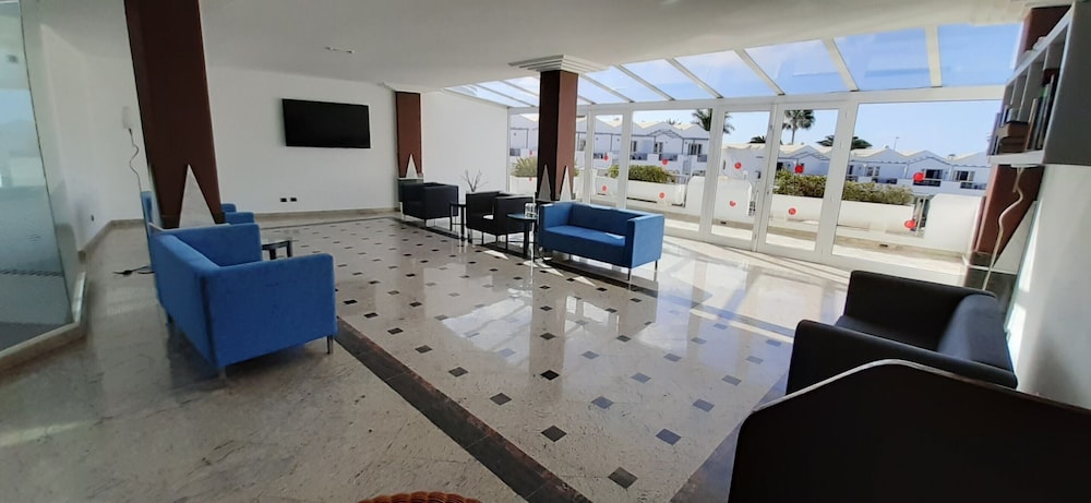 Apartments Turbo Club — Hotel building in Maspalomas, Canary Islands