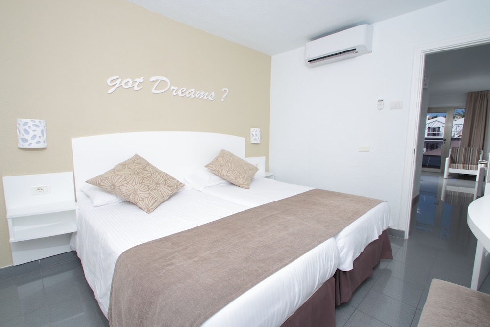 Apartments Turbo Club — Hotel rooms in Maspalomas, Canary Islands