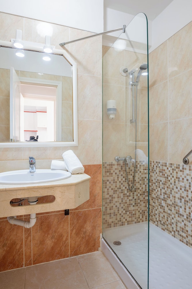 Hotel Villa de Adeje Beach — Hotel rooms in Costa Adeje, Canary Islands