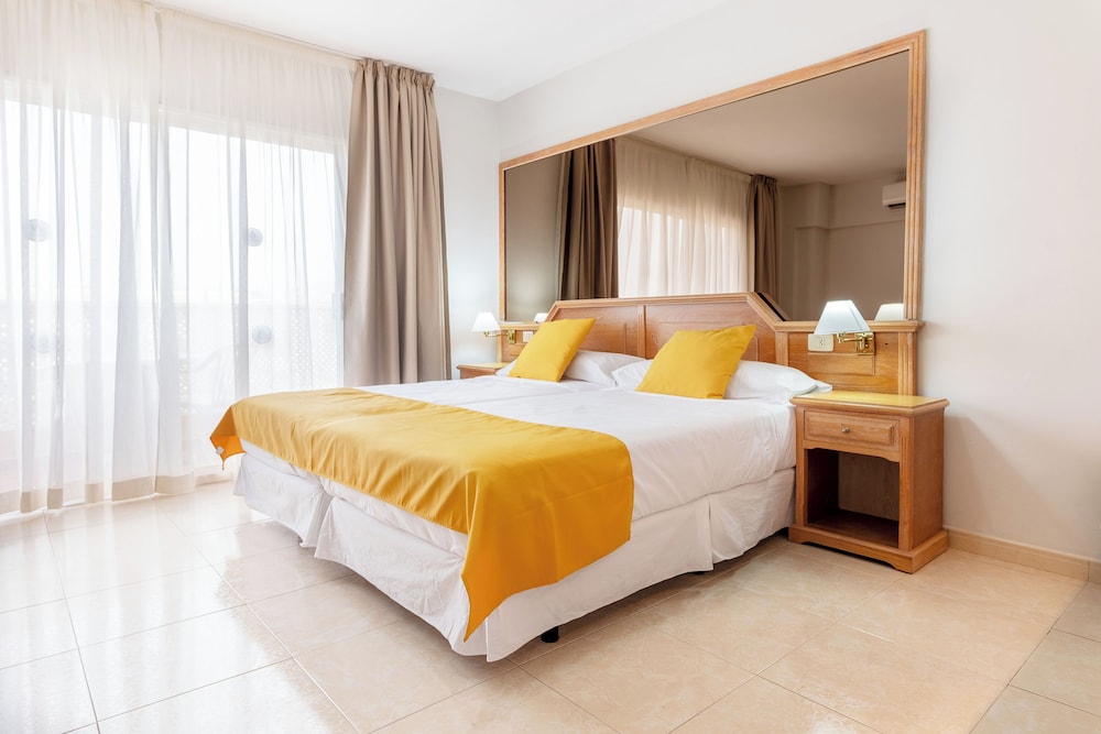 Hotel Villa de Adeje Beach — Hotel rooms in Costa Adeje, Canary Islands