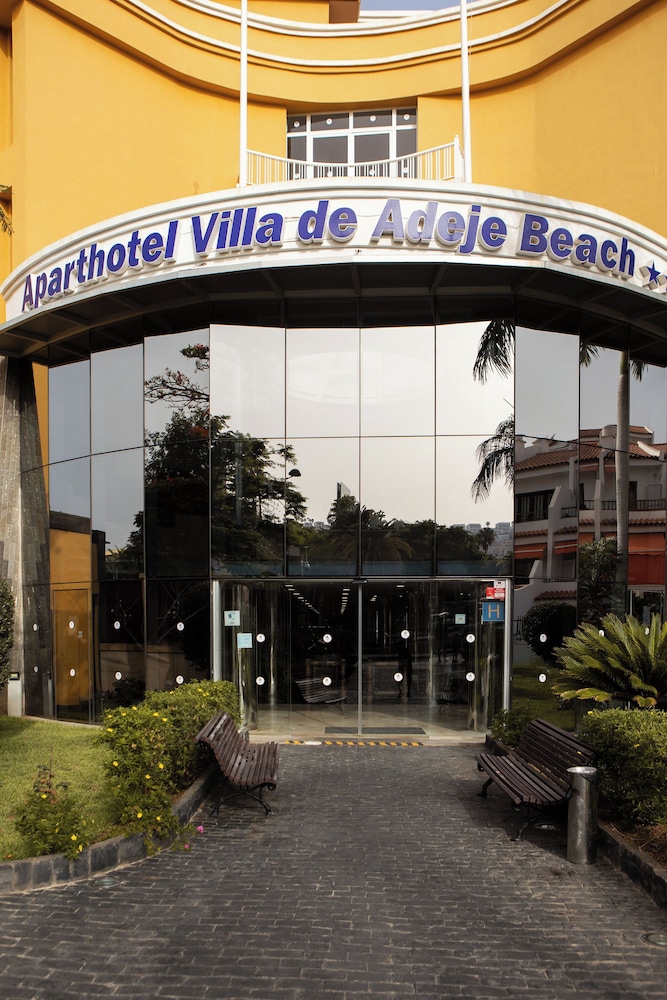 Hotel Villa de Adeje Beach — Hotel building in Costa Adeje, Canary Islands