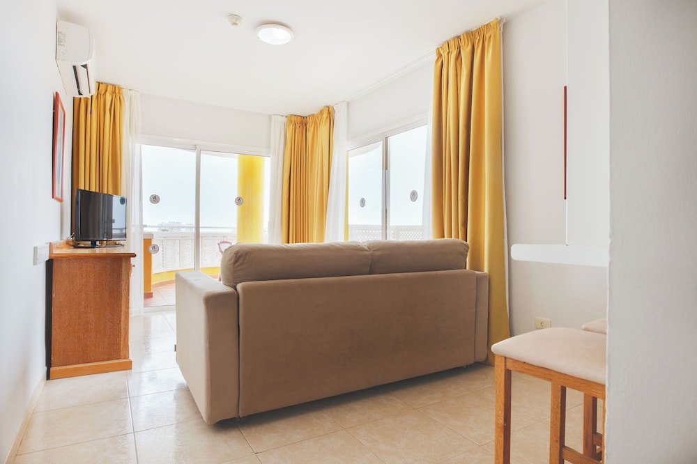 Hotel Villa de Adeje Beach — Hotel rooms in Costa Adeje, Canary Islands