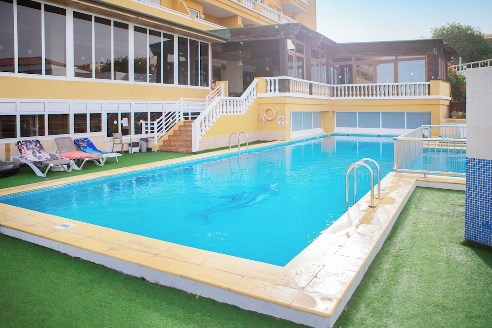 Hotel Villa de Adeje Beach — Swimming pool in Costa Adeje, Canary Islands