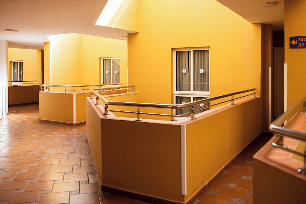 Hotel Villa de Adeje Beach — Hotel building in Costa Adeje, Canary Islands