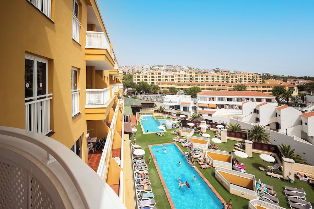 Hotel Villa de Adeje Beach — Swimming pool in Costa Adeje, Canary Islands