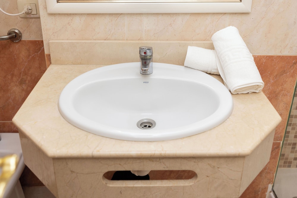 Hotel Villa de Adeje Beach — Hotel rooms in Costa Adeje, Canary Islands
