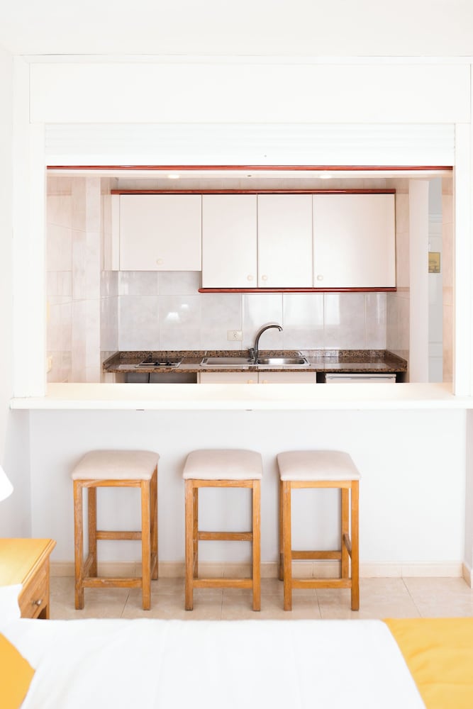 Hotel Villa de Adeje Beach — Hotel rooms in Costa Adeje, Canary Islands