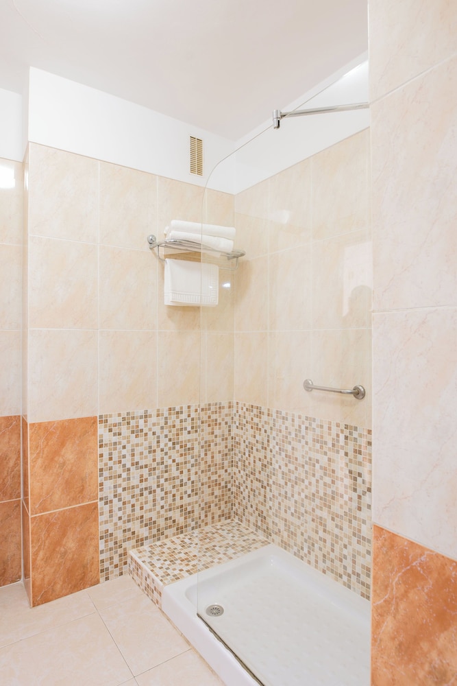 Hotel Villa de Adeje Beach — Hotel rooms in Costa Adeje, Canary Islands