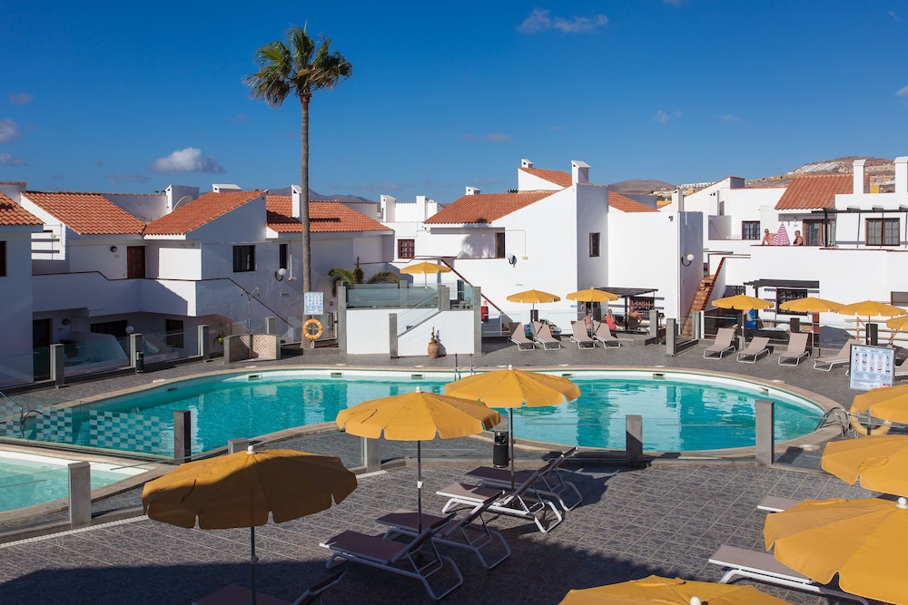 Apartamentos Villa Florida — Swimming pool in Costa de Antigua, Canary Islands