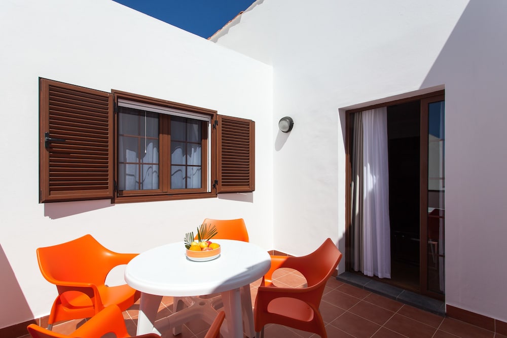 Apartamentos Villa Florida — Hotel rooms in Costa de Antigua, Canary Islands