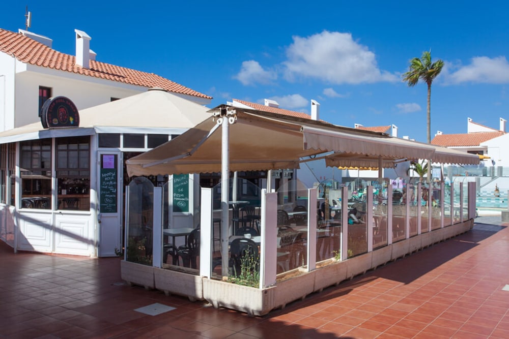 Apartamentos Villa Florida — Restaurant & bars in Costa de Antigua, Canary Islands