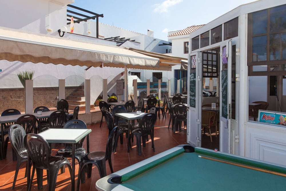 Apartamentos Villa Florida — Restaurant & bars in Costa de Antigua, Canary Islands
