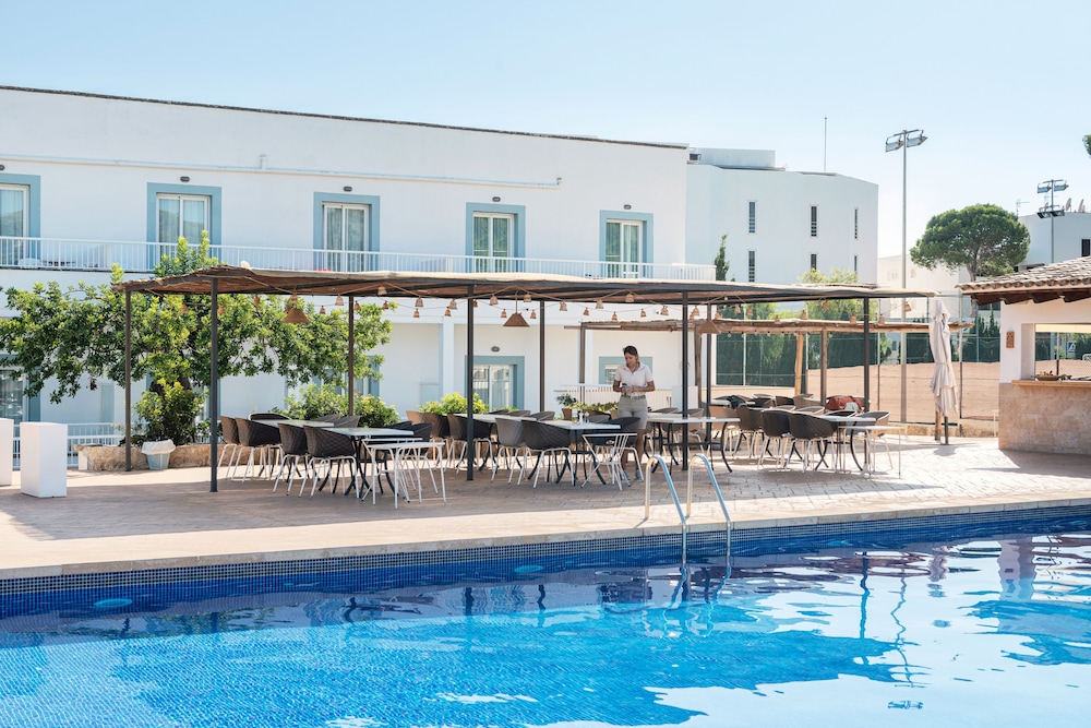Villa Real Club Apartments — Restaurant & bars in Andratx, Balearic Islands