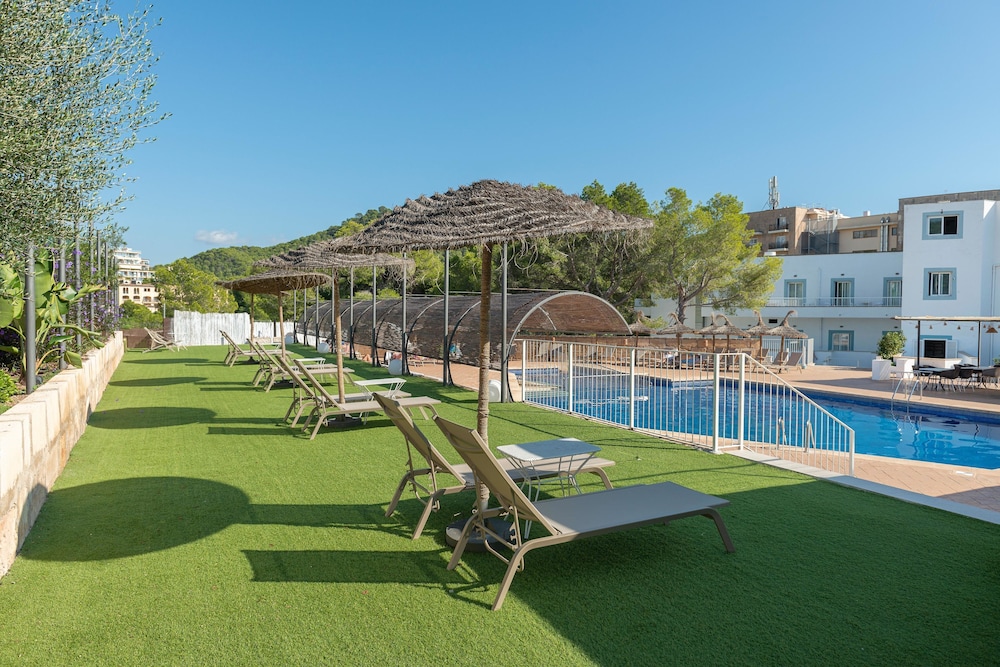 Villa Real Club Apartments — Swimming pool in Andratx, Balearic Islands