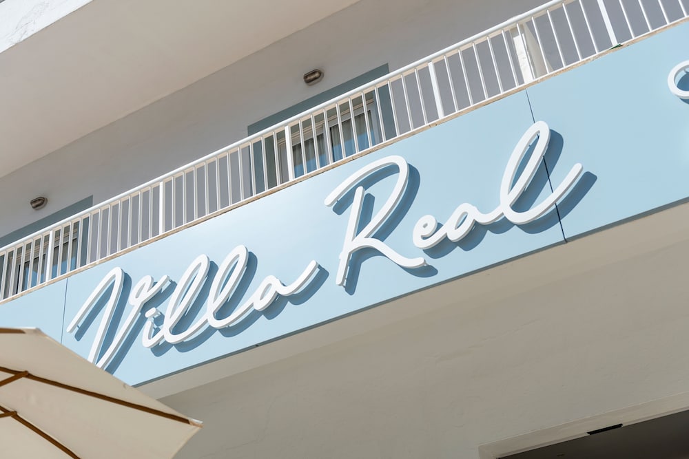 Villa Real Club Apartments — Hotel building in Andratx, Balearic Islands