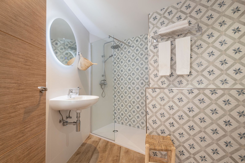 Villa Real Club Apartments — Hotel rooms in Andratx, Balearic Islands