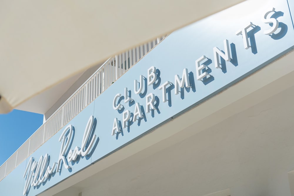Villa Real Club Apartments — Hotel building in Andratx, Balearic Islands