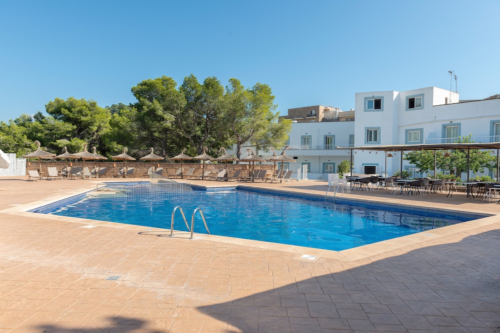 Villa Real Club Apartments — Swimming pool in Andratx, Balearic Islands