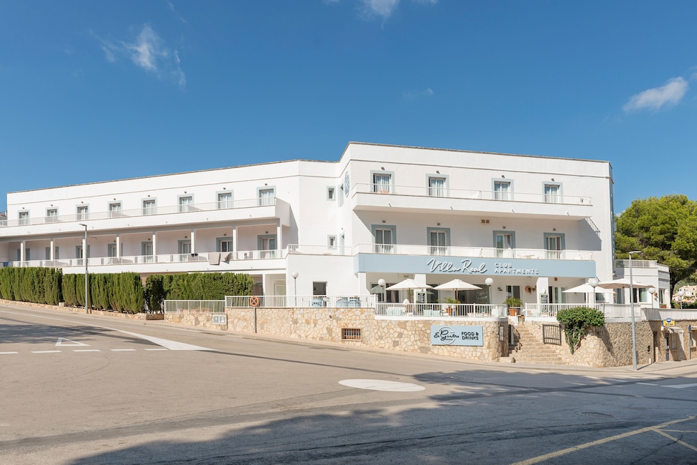 Villa Real Club Apartments — Hotel building in Andratx, Balearic Islands