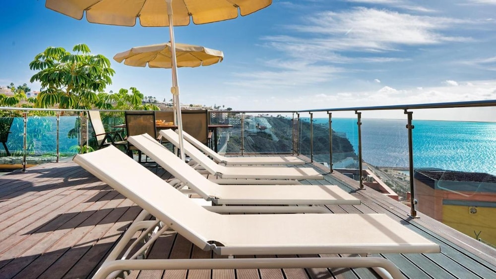 Las Villas de Amadores — Restaurant & bars in Puerto Rico, Canary Islands