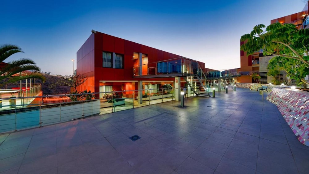 Las Villas de Amadores — Hotel building in Puerto Rico, Canary Islands