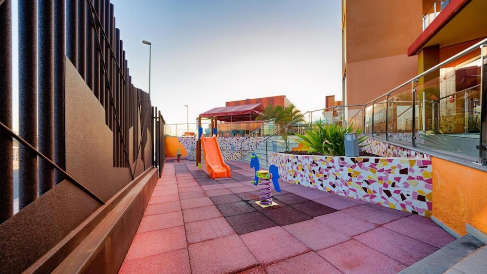 Las Villas de Amadores — Attractions for children in Puerto Rico, Canary Islands