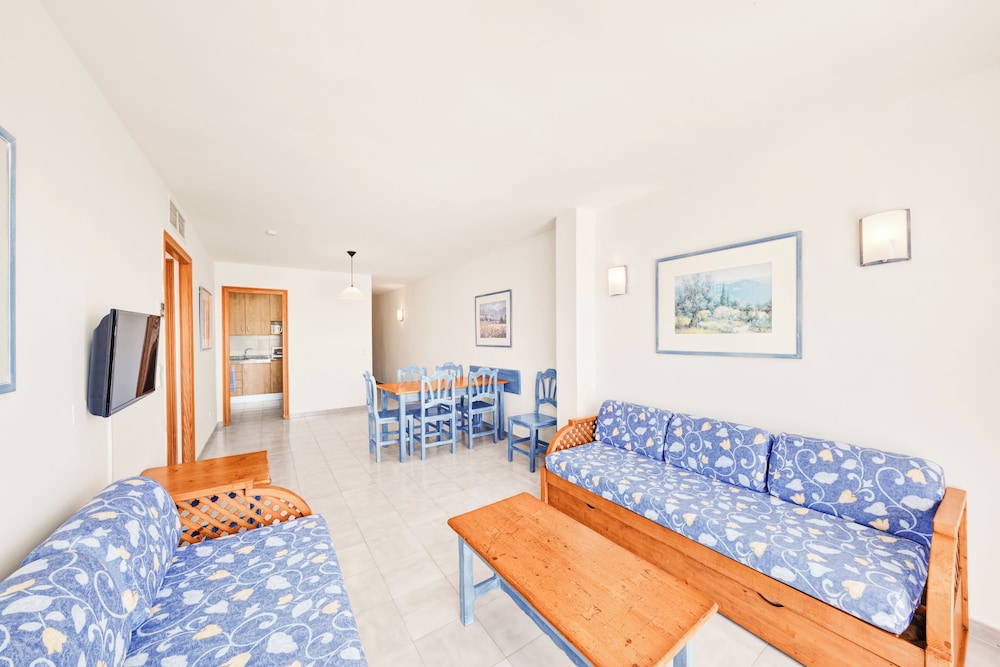Vista Club Apartamentos — Hotel rooms in Santa Ponca, Balearic Islands