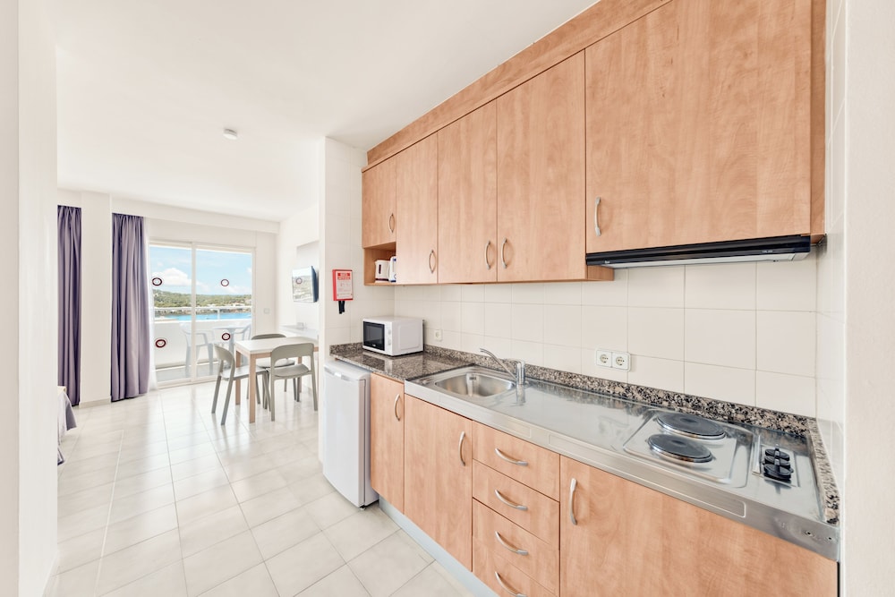 Vista Club Apartamentos — Hotel rooms in Santa Ponca, Balearic Islands