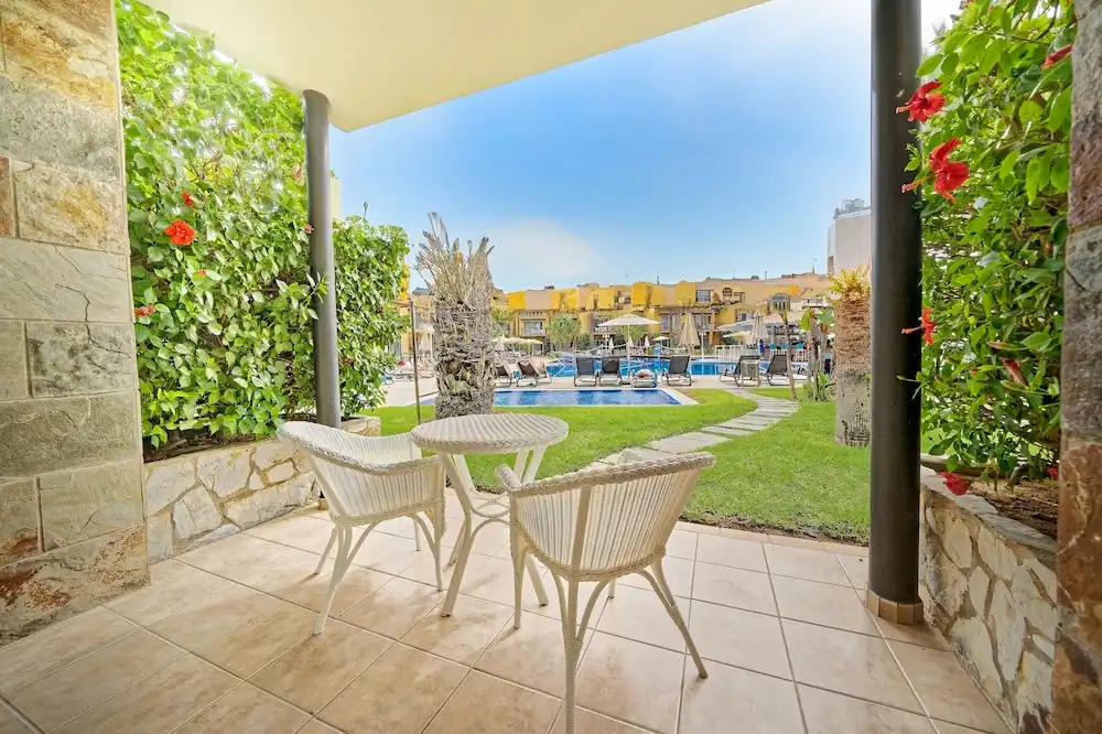 Bull Vital Suites & Spa Boutique Hotel - Only Adults — Swimming pool in Playa del Ingles, Canary Islands