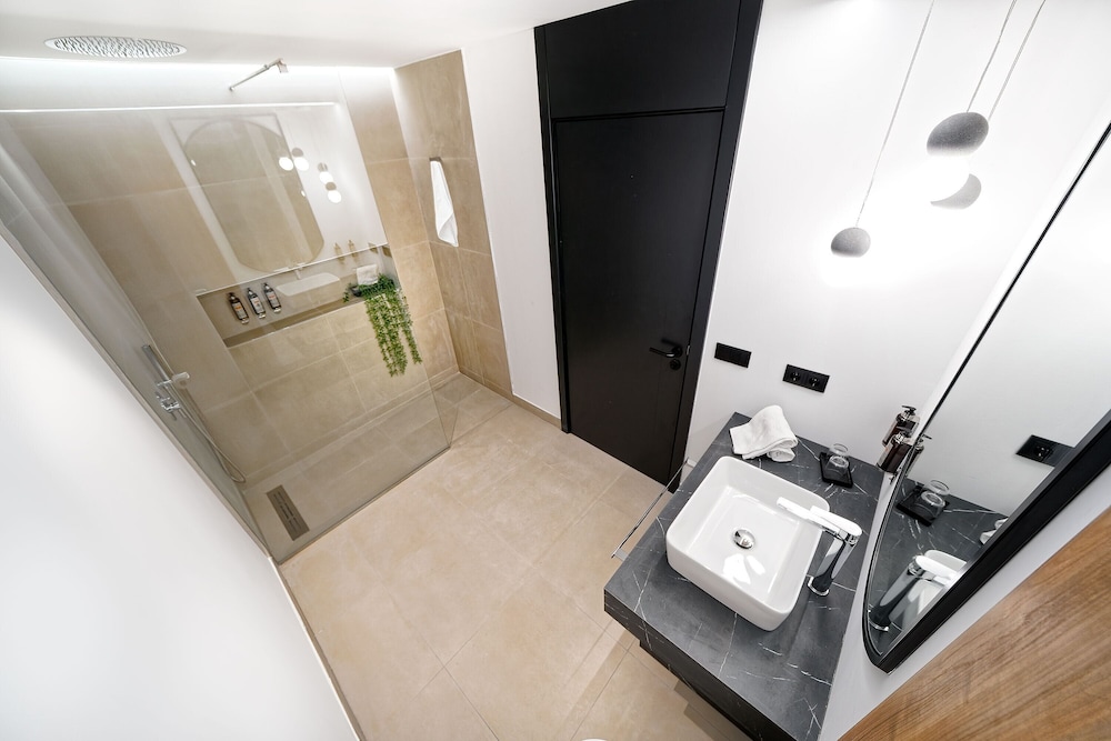 Bull Vital Suites & Spa Boutique Hotel - Only Adults — Hotel rooms in Playa del Ingles, Canary Islands