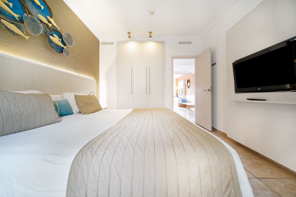 Bull Vital Suites & Spa Boutique Hotel - Only Adults — Hotel rooms in Playa del Ingles, Canary Islands