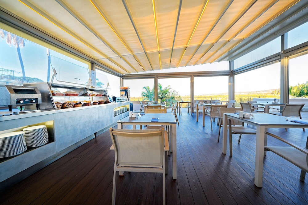 Bull Vital Suites & Spa Boutique Hotel - Only Adults — Restaurant & bars in Playa del Ingles, Canary Islands