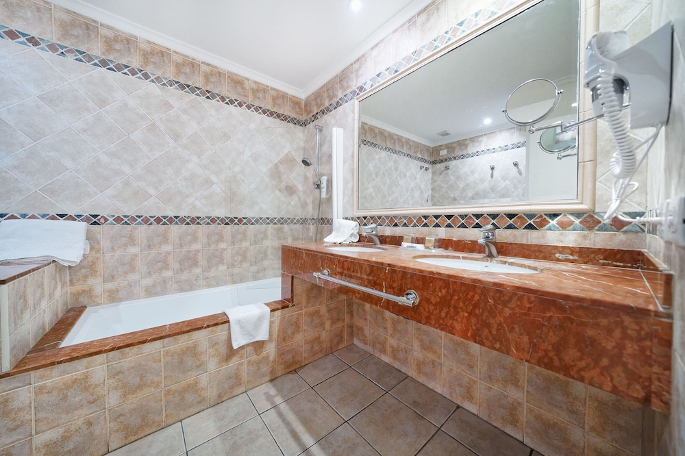 Bull Vital Suites & Spa Boutique Hotel - Only Adults — Hotel rooms in Playa del Ingles, Canary Islands