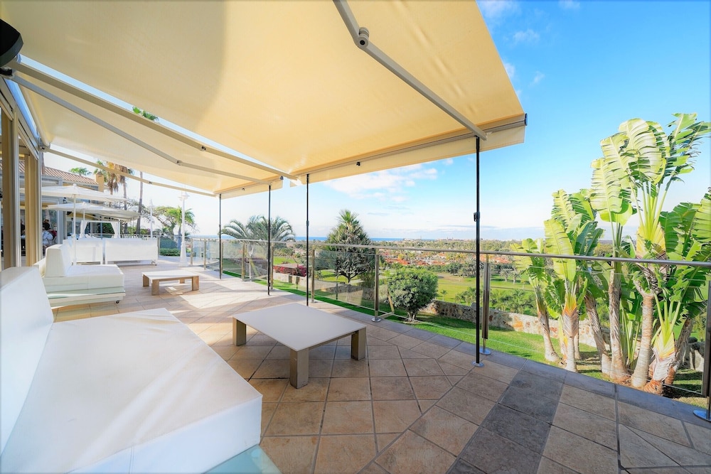 Bull Vital Suites & Spa Boutique Hotel - Only Adults — Restaurant & bars in Playa del Ingles, Canary Islands