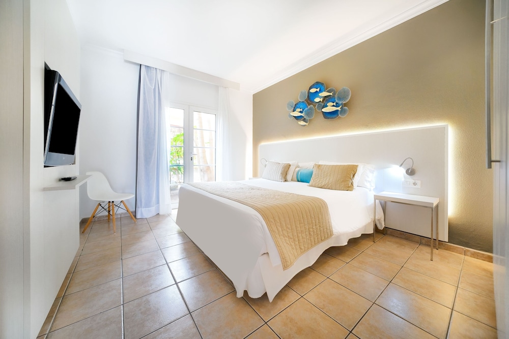 Bull Vital Suites & Spa Boutique Hotel - Only Adults — Hotel rooms in Playa del Ingles, Canary Islands