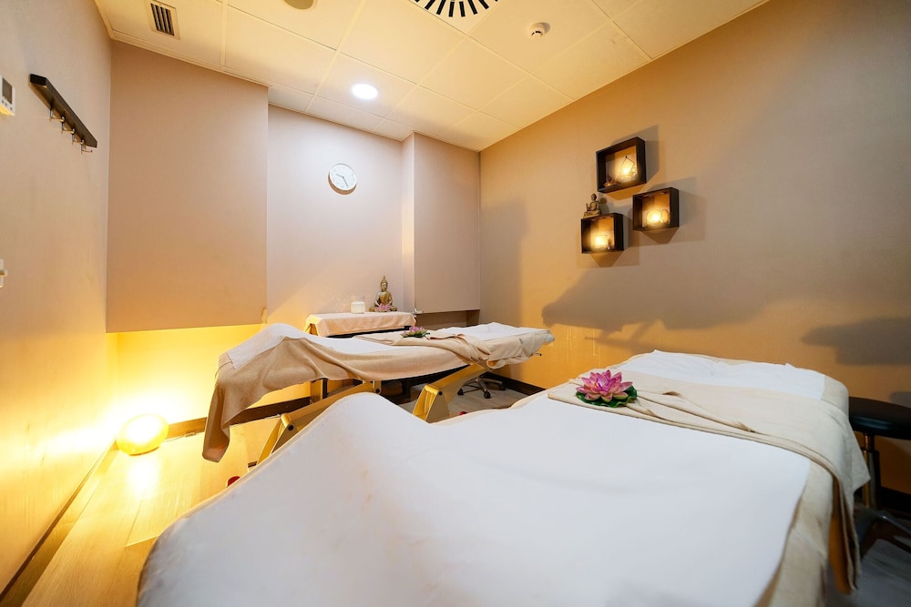 Bull Vital Suites & Spa Boutique Hotel - Only Adults — Hotel rooms in Playa del Ingles, Canary Islands