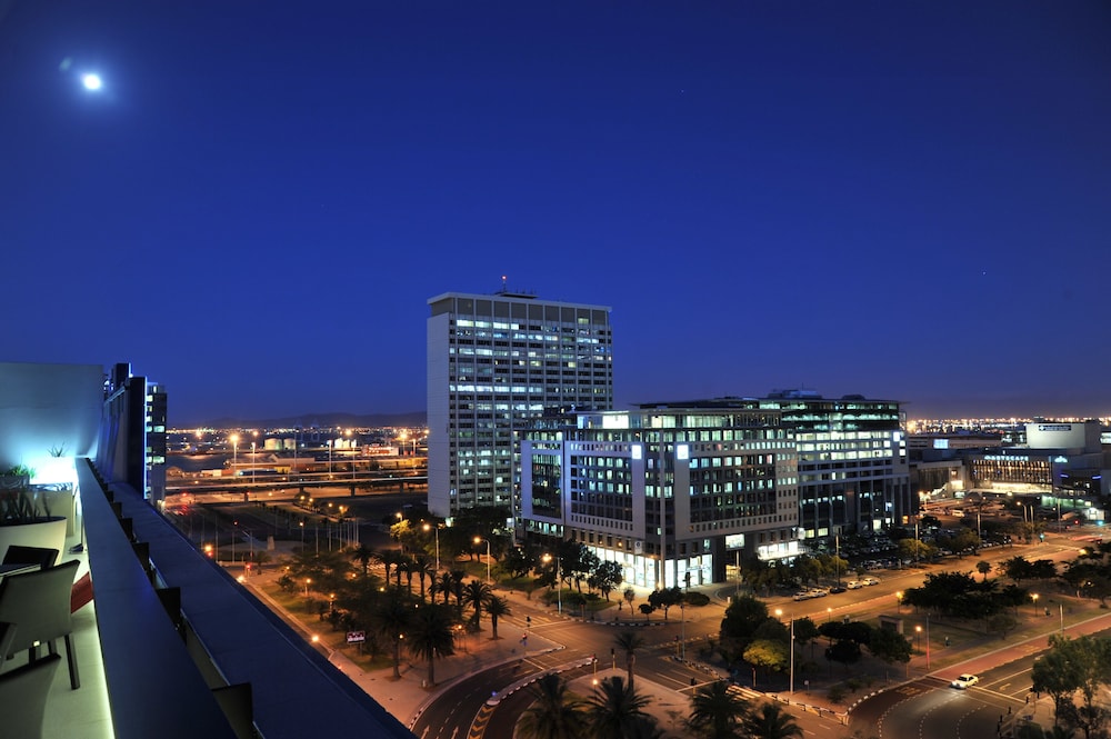 Radisson Hotel Cape Town Foreshore — Hotel building in Cape Town, Western Cape
