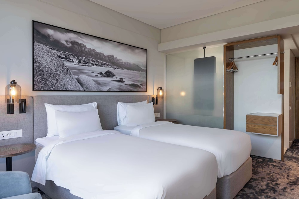 Radisson Hotel Cape Town Foreshore — Hotel rooms in Cape Town, Western Cape