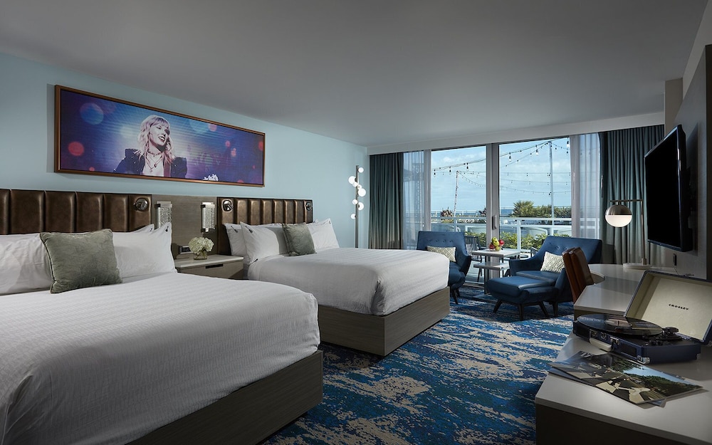 Hard Rock Hotel Daytona Beach — Hotel rooms in Daytona Beach, Florida