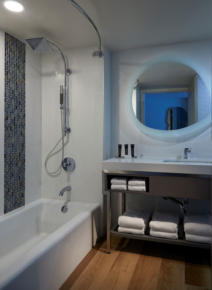Hard Rock Hotel Daytona Beach — Hotel rooms in Daytona Beach, Florida