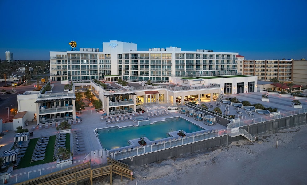 Hard Rock Hotel Daytona Beach — Swimming pool in Daytona Beach, Florida