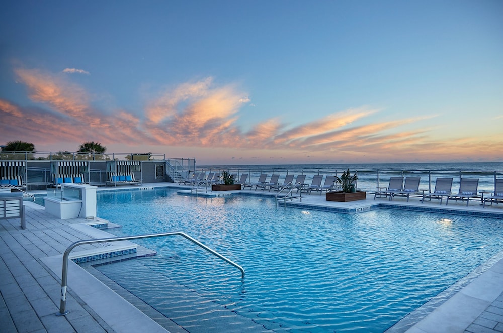 Hard Rock Hotel Daytona Beach — Swimming pool in Daytona Beach, Florida