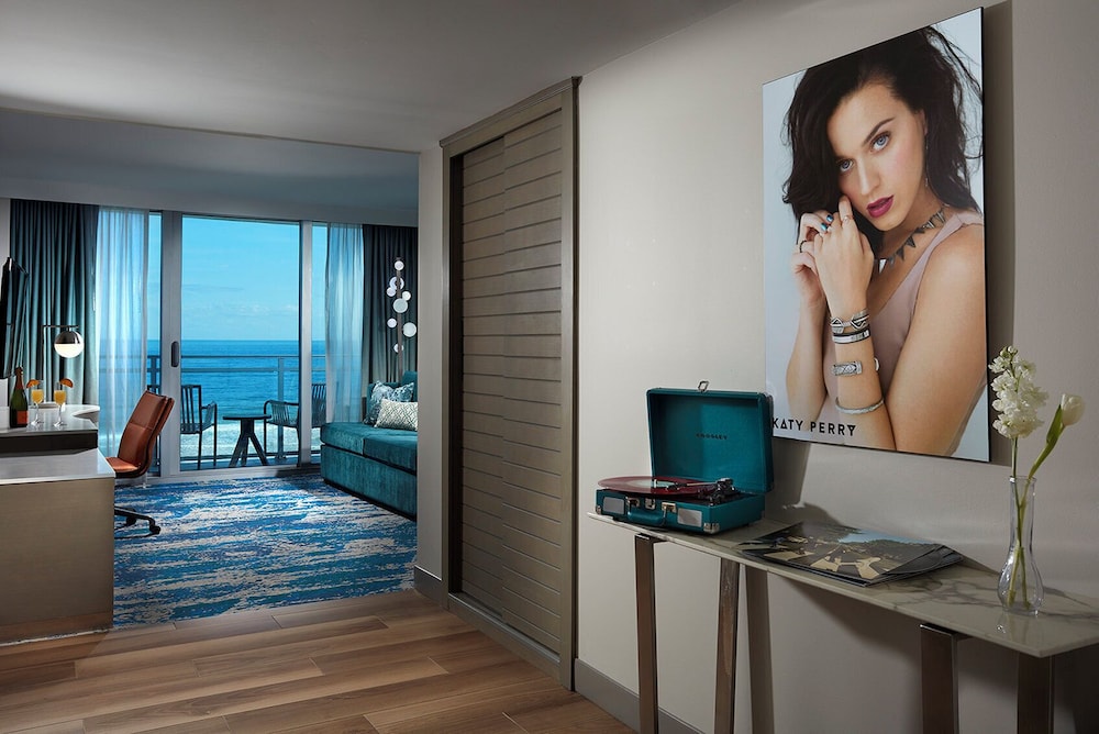 Hard Rock Hotel Daytona Beach — Hotel rooms in Daytona Beach, Florida