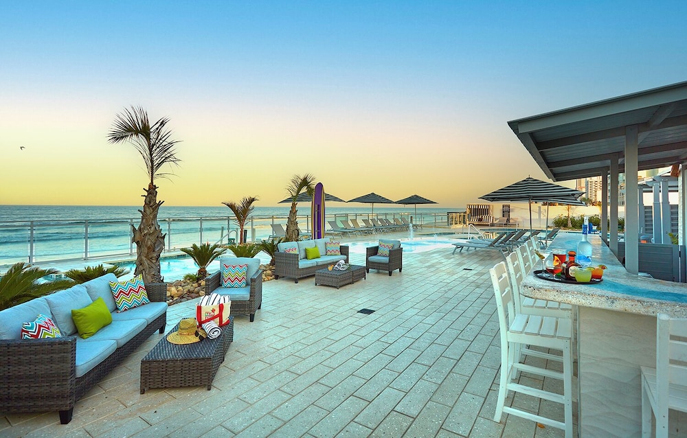 Hard Rock Hotel Daytona Beach — Swimming pool in Daytona Beach, Florida