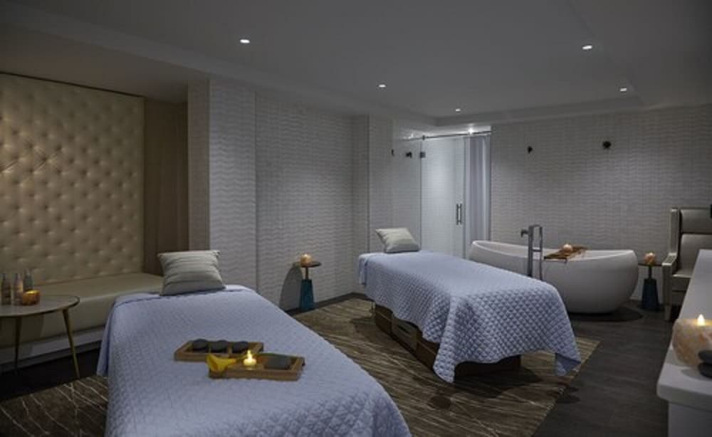 Hard Rock Hotel Daytona Beach — Hotel rooms in Daytona Beach, Florida